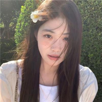 小姑娘艾萝依